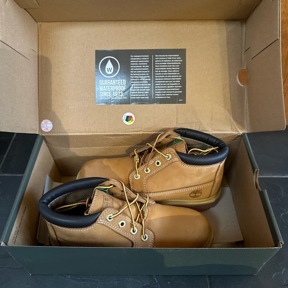 Timberland Nellie Waterproof Chuckka Wheat Nubuck Boots NWT in box Size 6.5 - Picture 2 of 5
